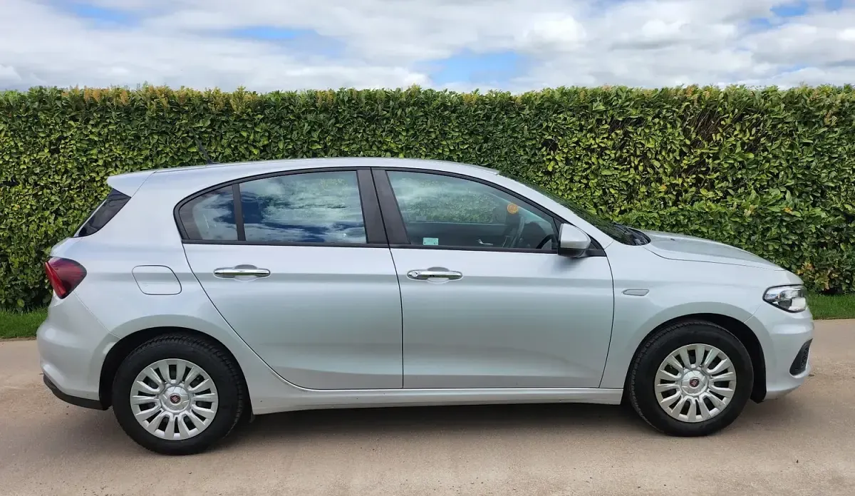 Used Fiat Tipo Easy 95 HP (69 kW) 2017 Silver Hatchback