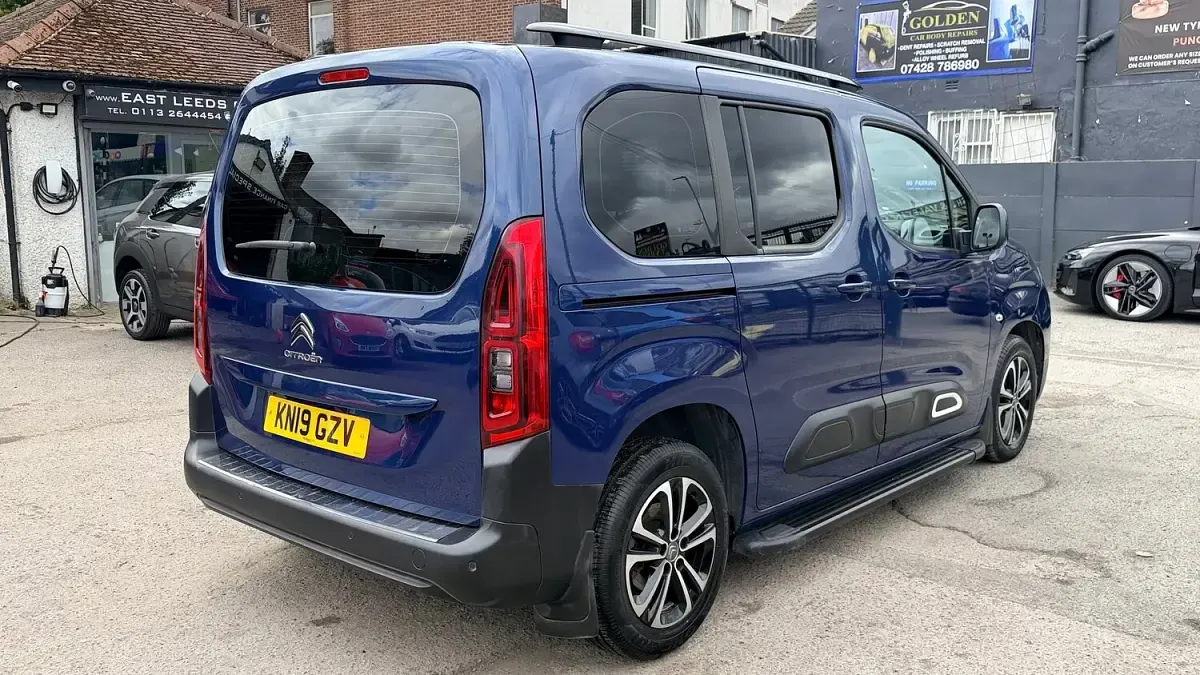 Used Citroën Berlingo Flair 130 HP (95 kW) 2019 Blue MPV
