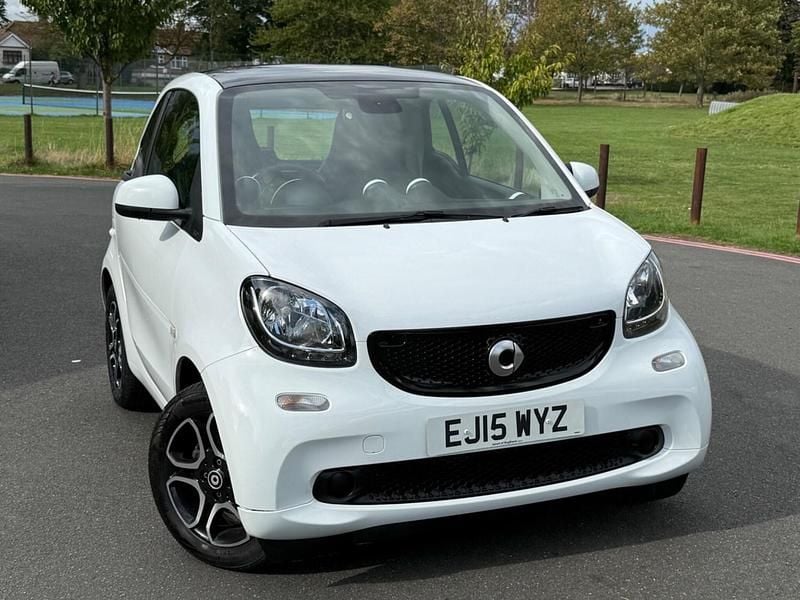 White Used 2015 Smart ForTwo Coupé Premium Coupe | £5,995 (Fair price) - Image 1/4