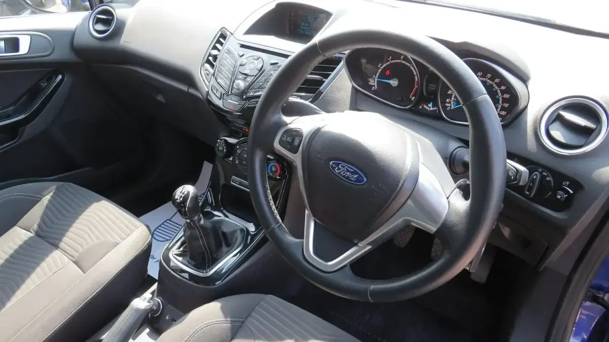 Used Ford Fiesta Zetec 2015 Blue Hatchback