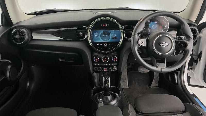 Used Mini Cooper S Classic 176 HP (129 kW) 2023 White Hatchback