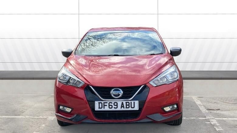 Begagnad Nissan Micra 101 HK (74 kW) 2019 Röd Halvkombi