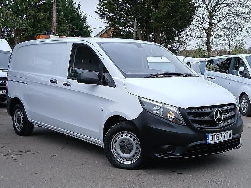 Begagnad Mercedes Vito 2018 Vit Van