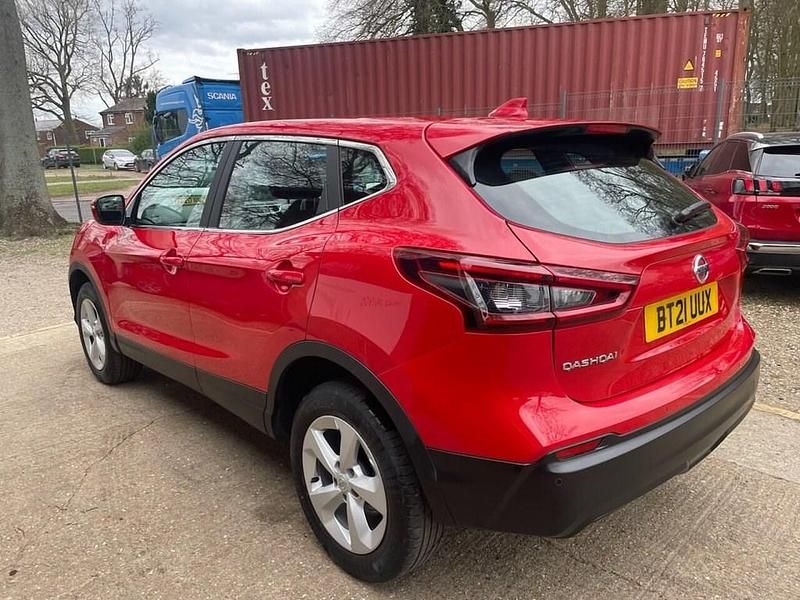 Used Nissan Qashqai Acenta Premium 140 HP (102 kW) 2021 Red SUV