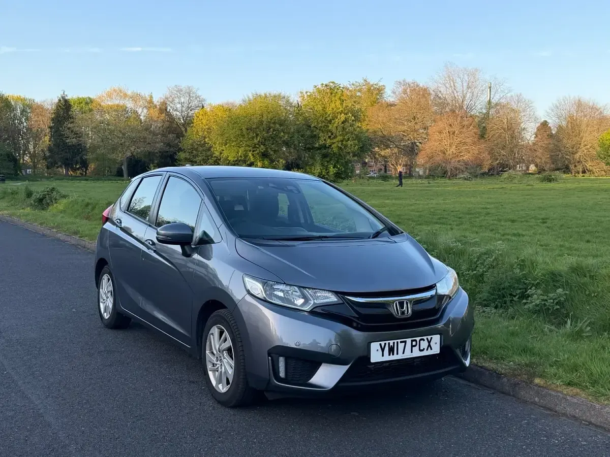 Used Honda Jazz SE 102 HP (75 kW) 2017 Grey Hatchback