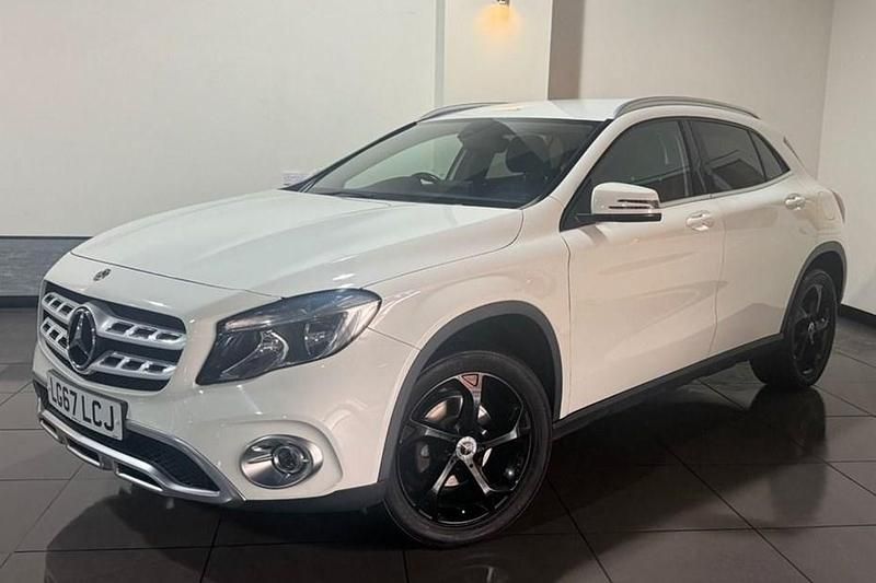 White Used 2017 Mercedes GLA200 SUV | £11,795 (Fair price) - Image 1/1