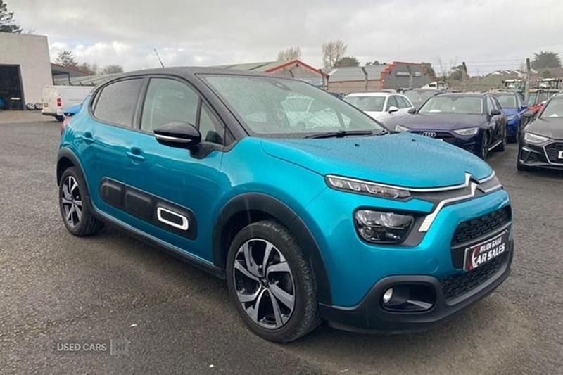 Used Citroën C3 Shine 99 HP (72 kW) 2022 Blue Hatchback