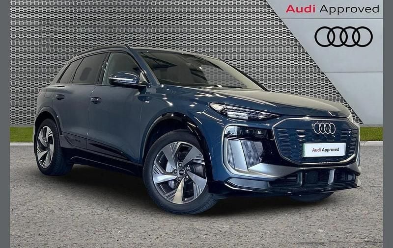 Blue Used 2025 Audi Q6 e-tron S-Line SUV | £52,399 (Super price) - Image 1/4