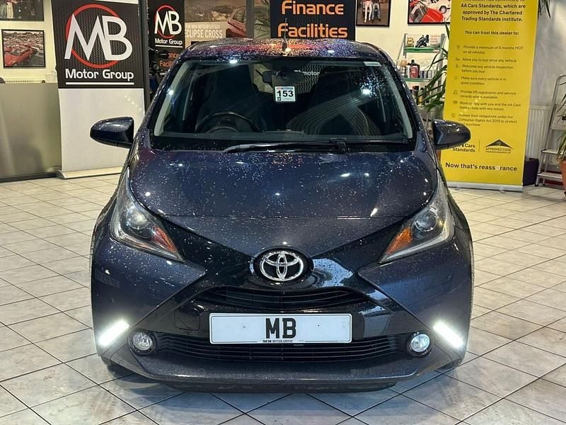 Begagnad Toyota Aygo X-cite 67 HK (49 kW) 2016 Blå Halvkombi