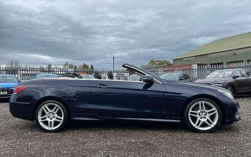 Begagnad Mercedes E220 AMG 170 HK (125 kW) 2013 Blå Cab