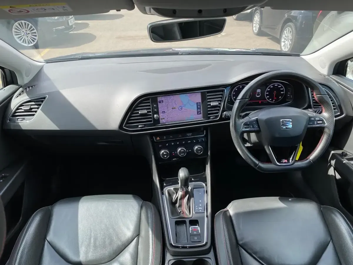 Begagnad Seat Leon FR Sport 150 HK (110 kW) 2019 Grå Halvkombi
