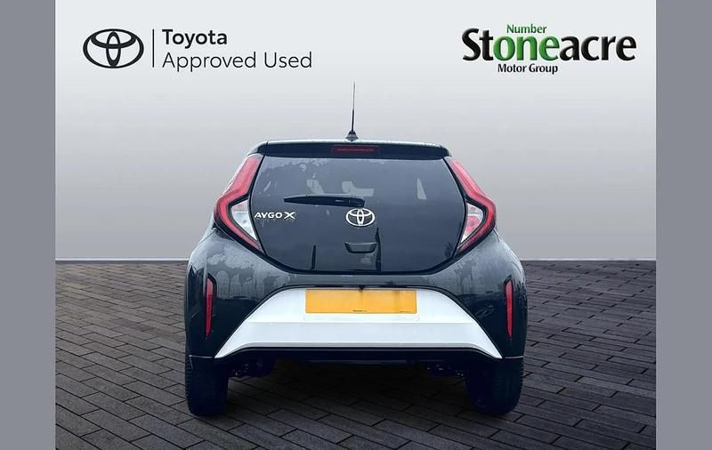 Used Toyota Aygo X 72 HP (52 kW) 2025 White SUV