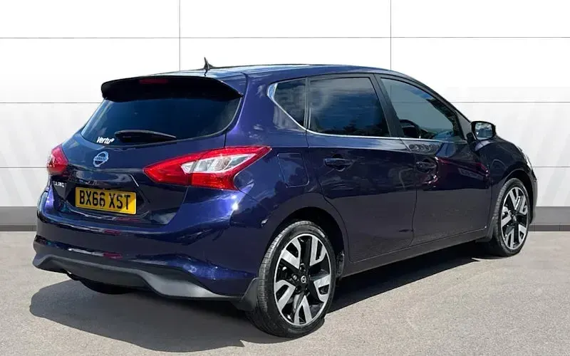 Used Nissan Pulsar Tekna 116 HP (85 kW) 2016 Blue Hatchback