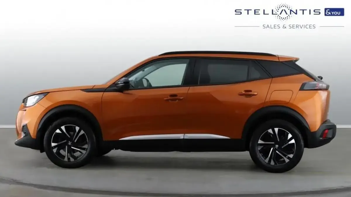 Used Peugeot 2008 Allure Premium 100 HP (73 kW) 2022 Orange SUV