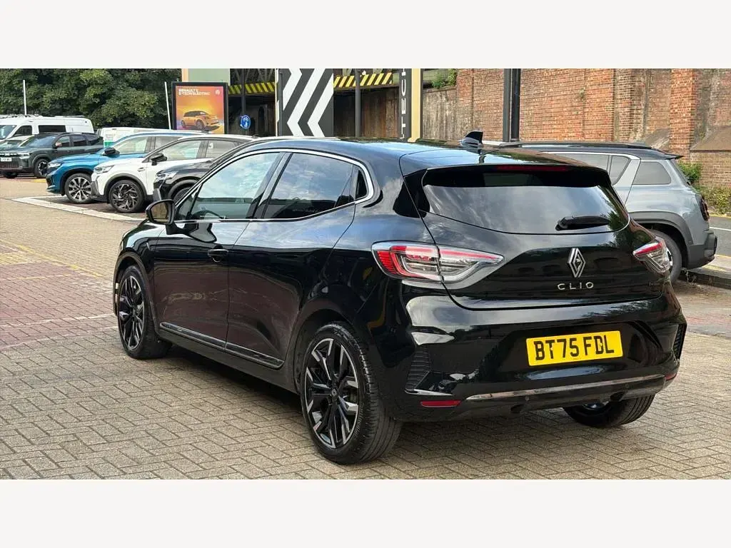 Used Renault Clio Techno 143 HP (105 kW) 2025 Black  Hatchback