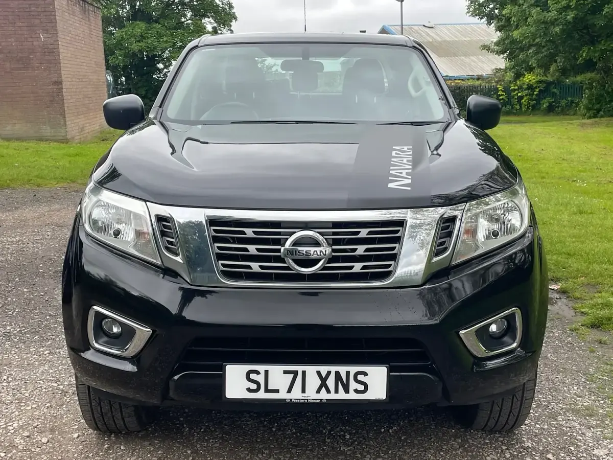 Używany Nissan Navara Acenta 2021 Czarny Pickup