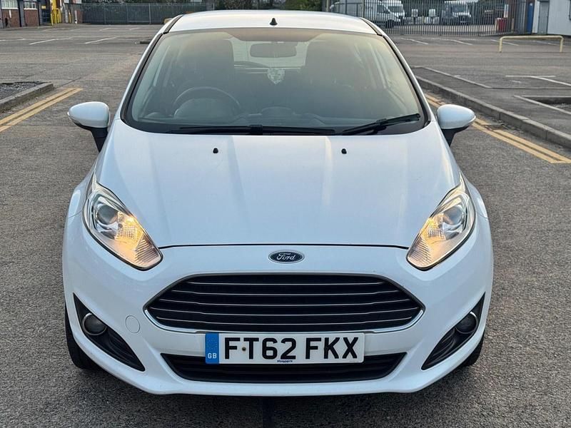 Used Ford Fiesta Zetec 2012 White Hatchback