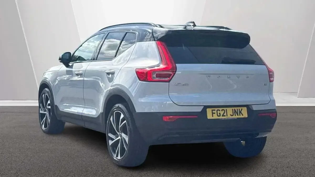 Used Volvo XC40 R-Design Pro 194 HP (142 kW) 2021 Silver SUV