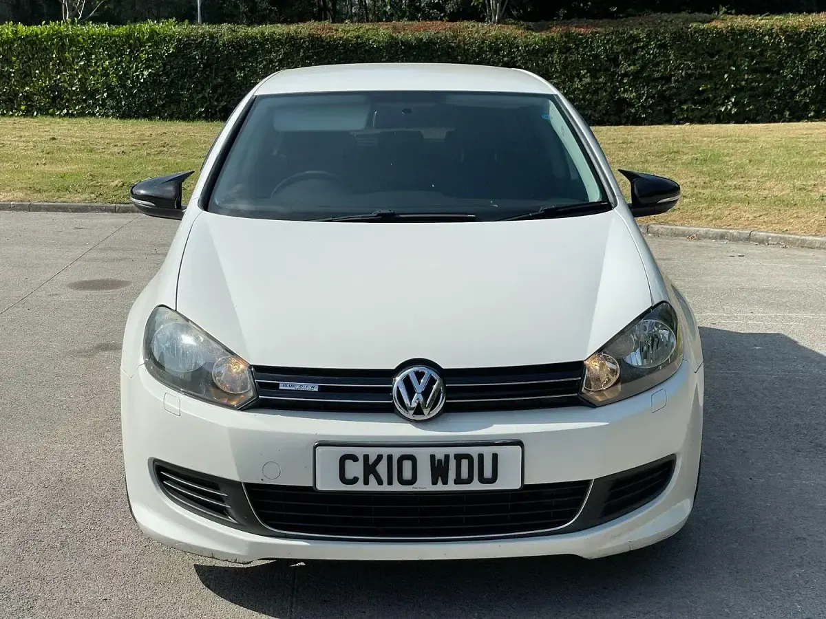 Used VW Golf VI 105 HP (77 kW) 2010 White Hatchback