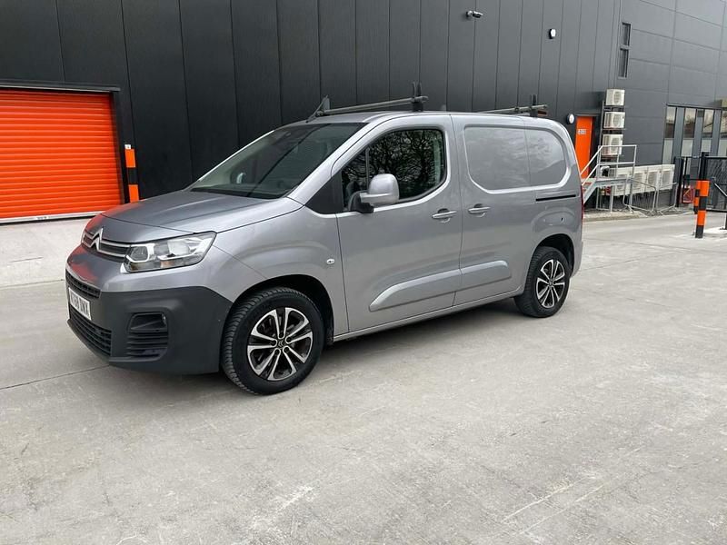 Used Citroën Berlingo Start 100 HP (73 kW) 2018 Grey MPV