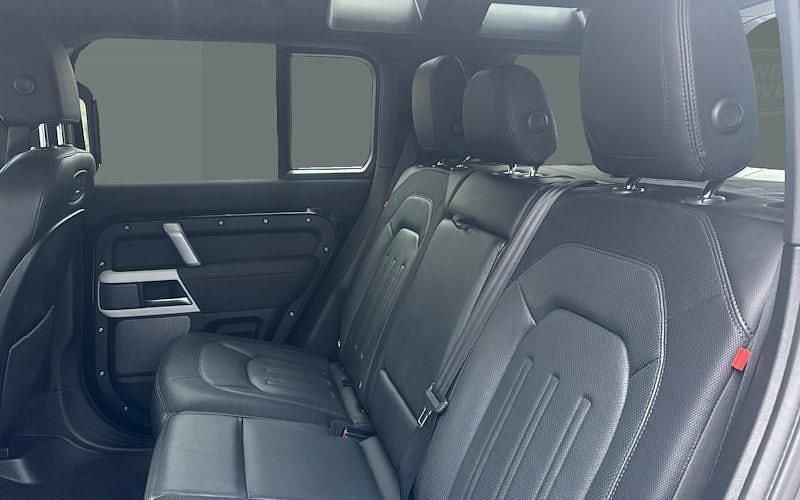 Used Land Rover Defender SE Dynamic 249 HP (183 kW) 2025 SUV