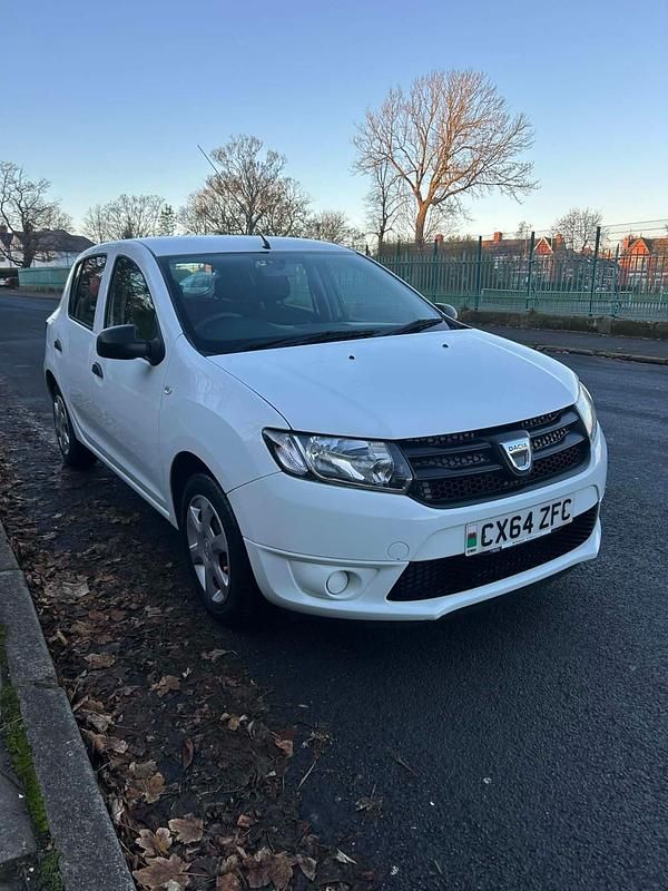 Used Dacia Sandero Ambiance 2014 White Hatchback