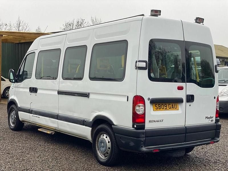 Begagnad Renault Master 2009 Vit Sedan