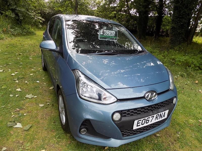 Blue Used 2017 Hyundai i10 Premium Hatchback | £5,795 (Good price) - Image 1/4