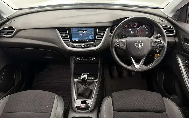 Used Vauxhall Grandland X SRi 131 HP (96 kW) 2021 Grey SUV