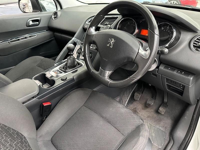 Used Peugeot 3008 Active 2016 White Hatchback