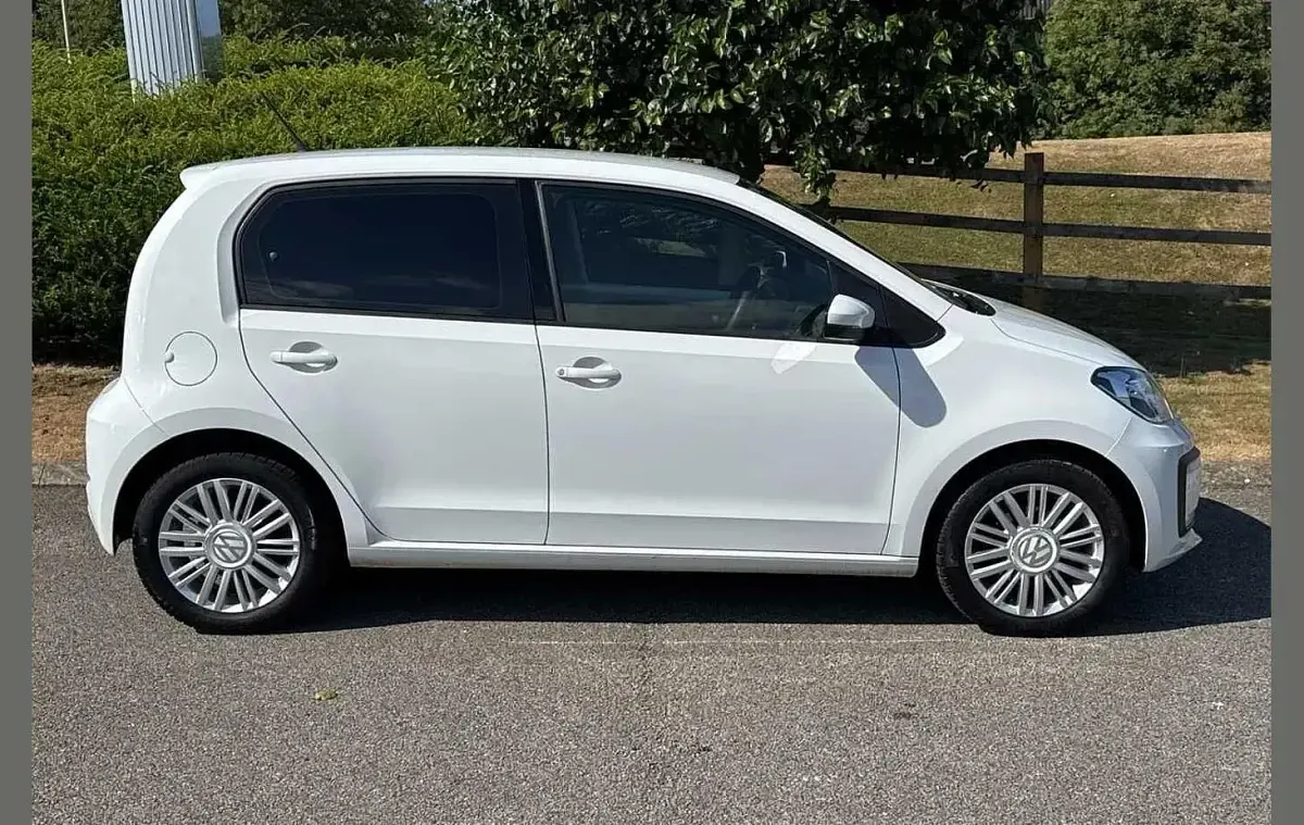 Used VW up! move up! 60 HP (44 kW) 2019 White Hatchback