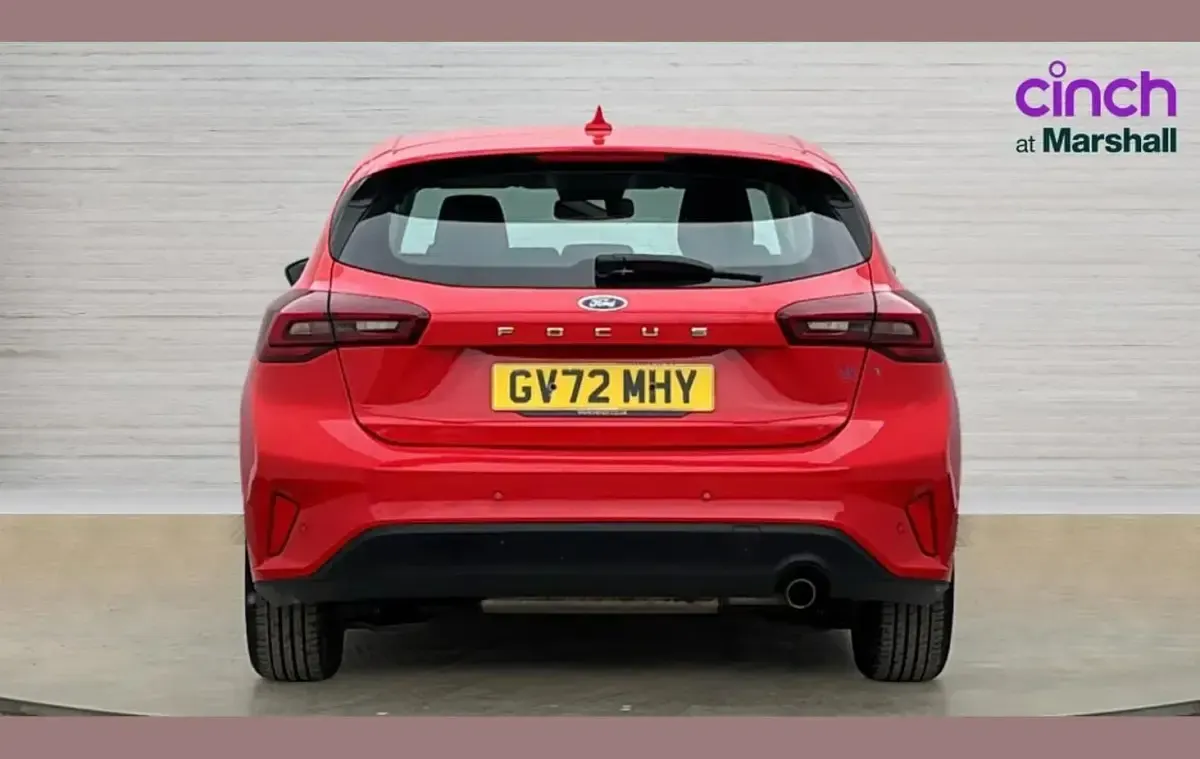 Used Ford Focus Titanium 125 HP (91 kW) 2022 Red Hatchback