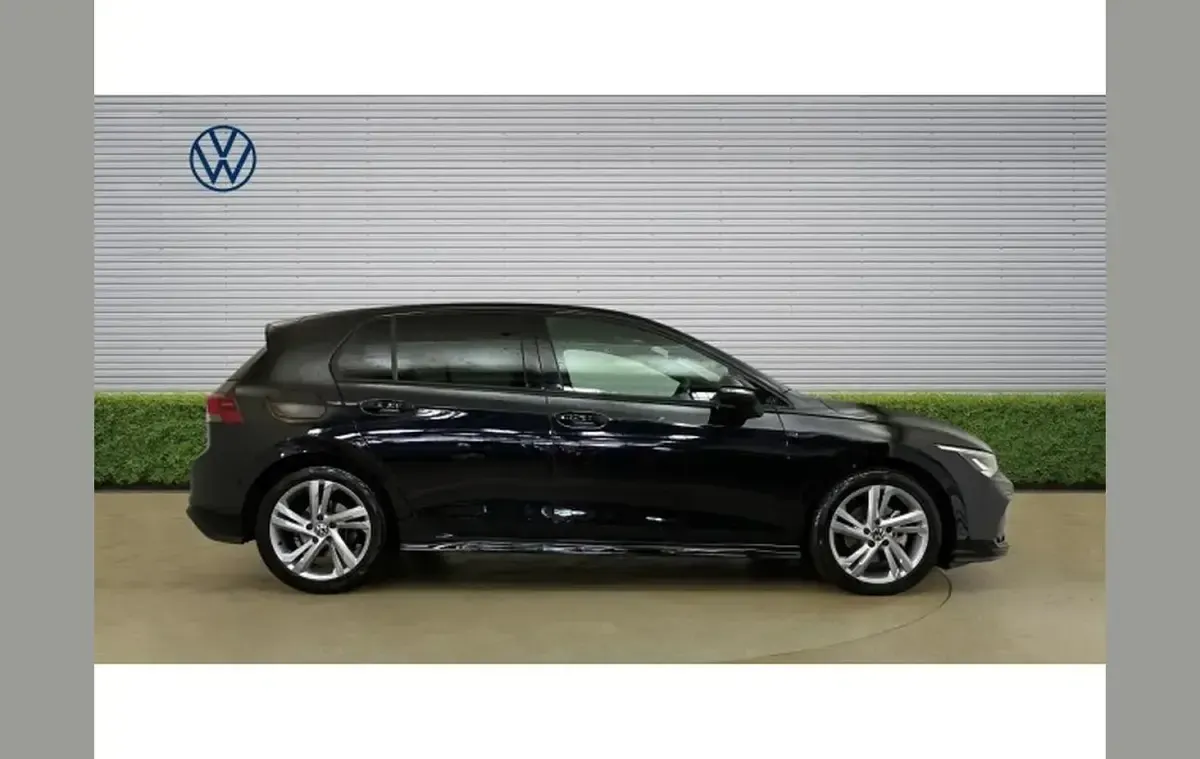Used VW Golf VIII R-line 150 HP (110 kW) 2023 Black Hatchback