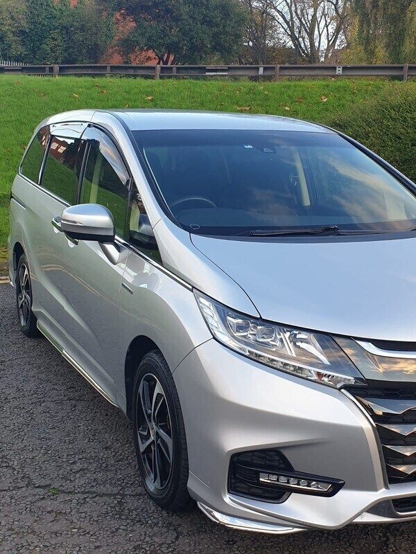 Used Honda Odyssey Hybrid 280 HP (205 kW) 2018 Silver MPV