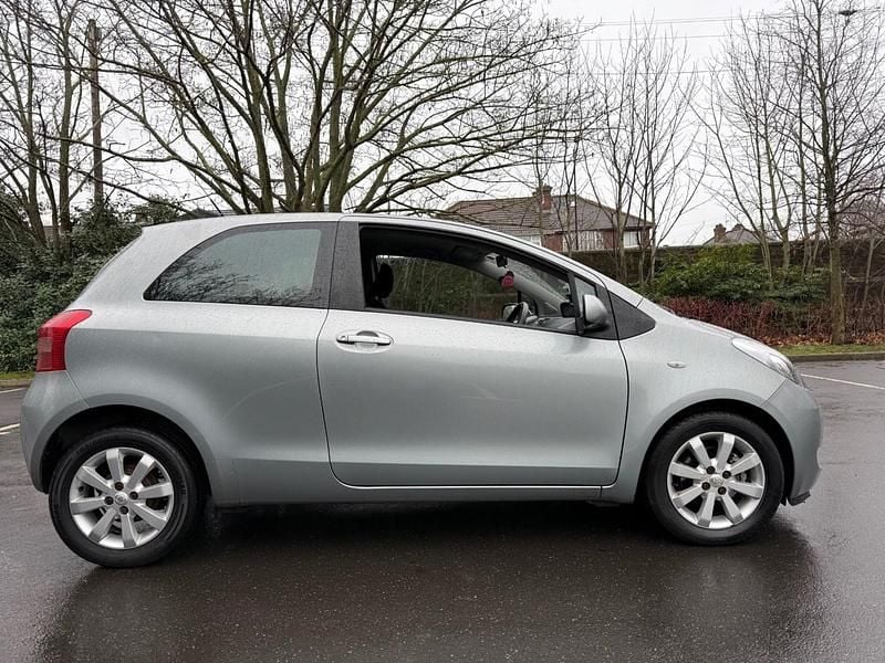 Used Toyota Yaris 2007 Silver Hatchback