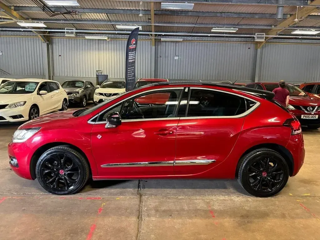 Used DS Automobiles DS4 Performance 120 HP (88 kW) 2018 Red Hatchback