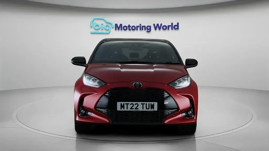 Used Toyota Yaris Hybrid Sport 116 HP (85 kW) 2022 Red Hatchback