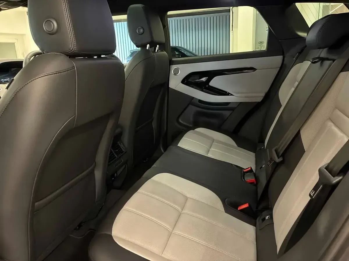 Used Land Rover Range Rover evoque SE Dynamic 2025 Grey SUV