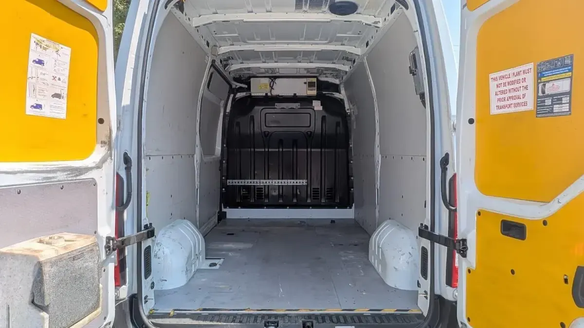 Used Vauxhall Movano 145 HP (106 kW) 2017 White MPV
