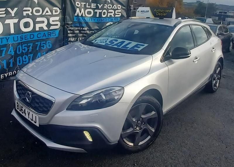 Silver Used 2014 Volvo V40 CC Estate | £4,995 (Good price) - Image 1/4