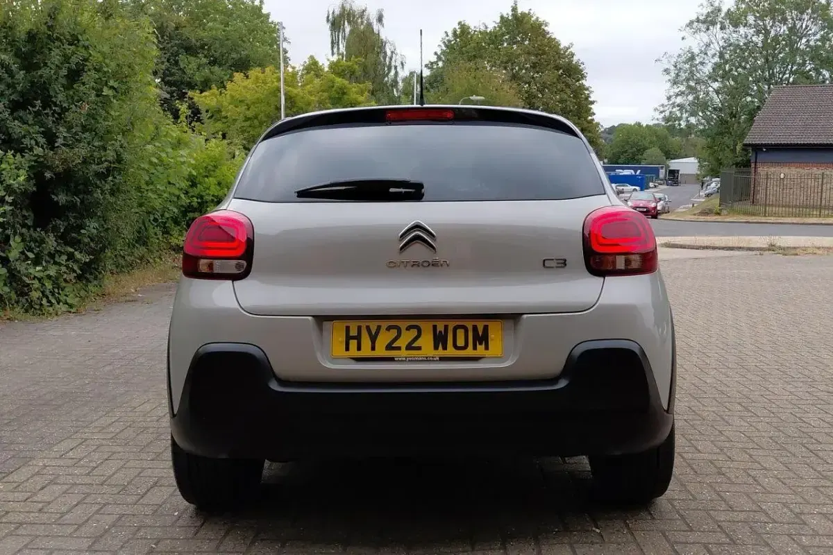 Used Citroën C3 PureTech 82 HP (60 kW) 2022 Beige Hatchback