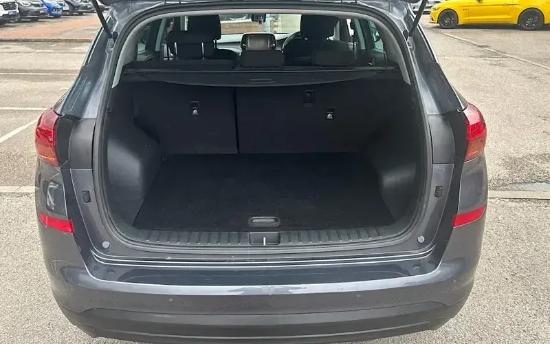 Used Hyundai Tucson SE 132 HP (97 kW) 2019 Grey SUV