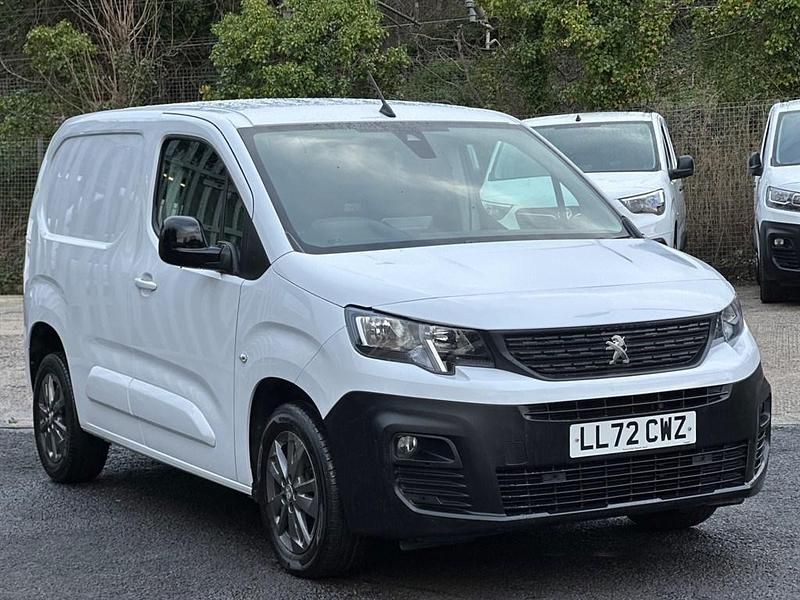 Used Peugeot Partner Premium 2022 White MPV