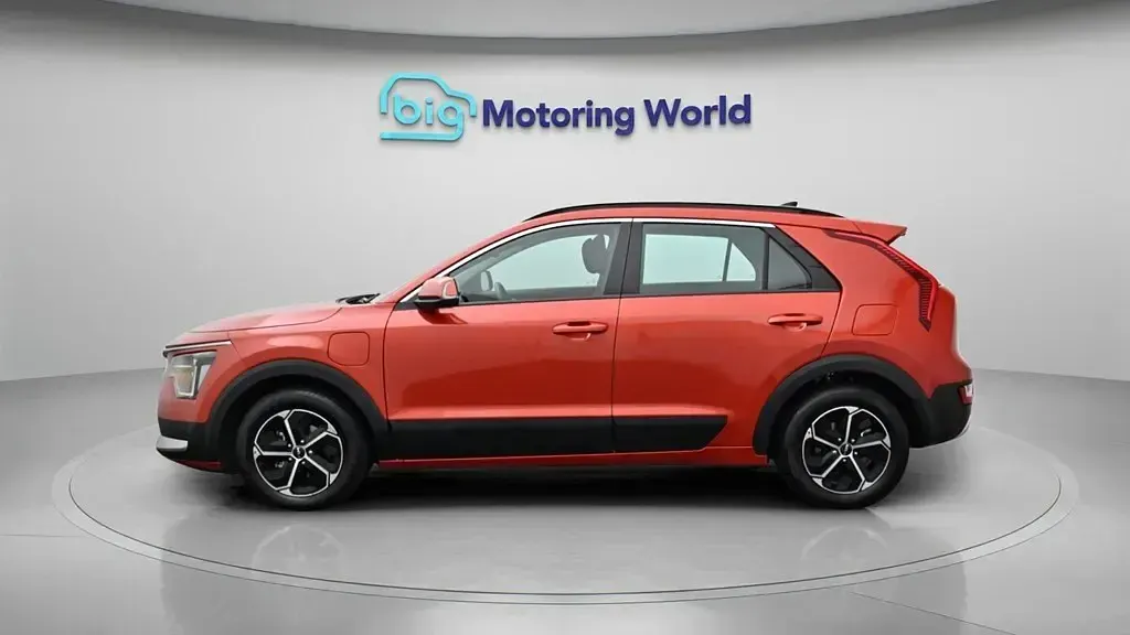 Second-hand Kia Niro 180 CP (132 kW) 2023 Portocaliu SUV