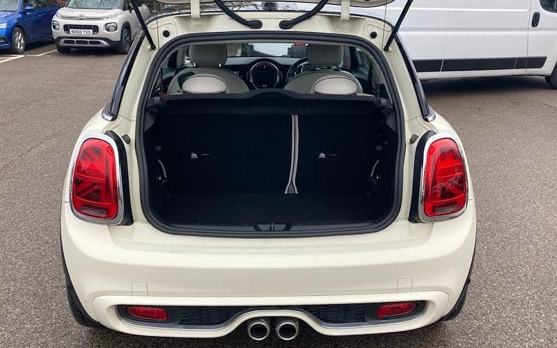 Used Mini Cooper S Exclusive 192 HP (141 kW) 2020 White Hatchback