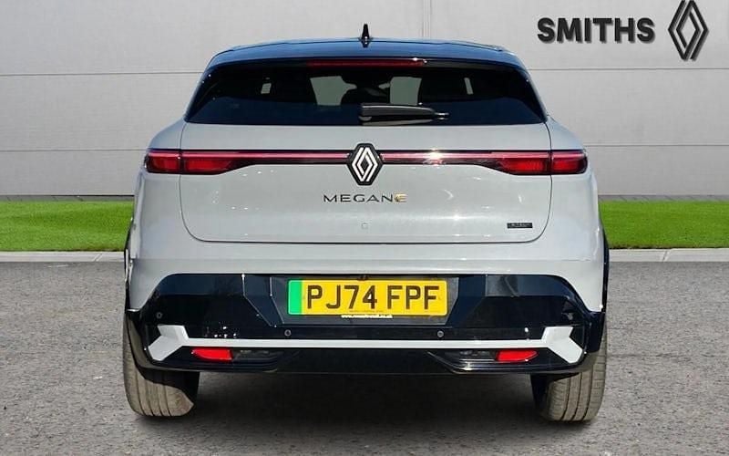 Used Renault Megane E-Tech Komfort 160 kW (218 HP) 2024 Ceramic grey/diamond black  Hatchback