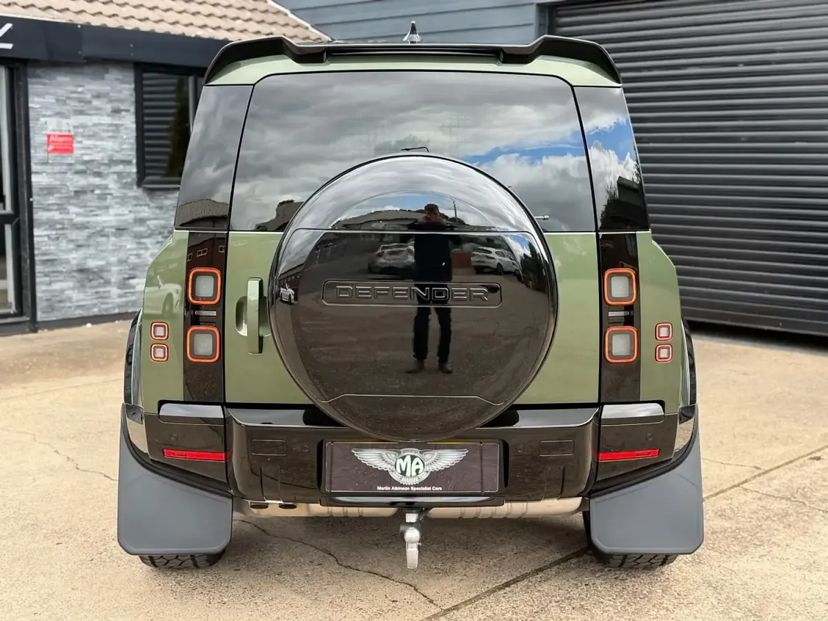 Ny Land Rover Defender S 2026 Grön SUV