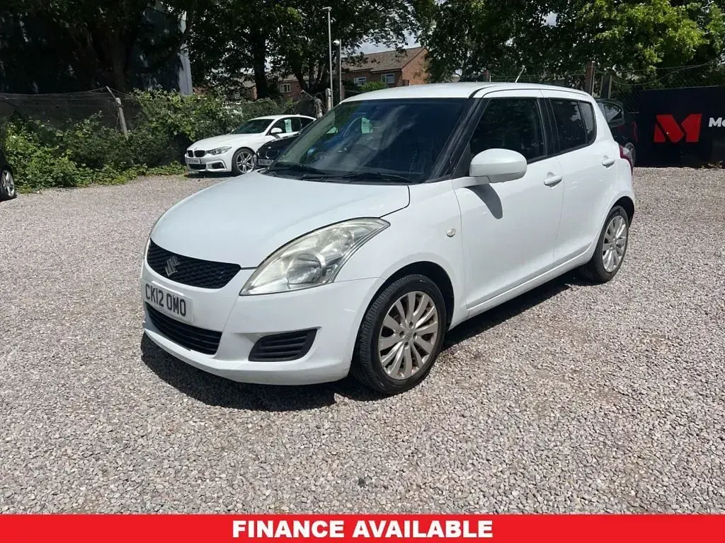 Used Suzuki Swift SZ3 94 HP (69 kW) 2012 White Hatchback