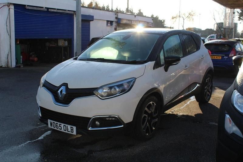 Cream/black Used 2016 Renault Captur Dynamique SUV | £5,400 (Fair price) - Image 1/2