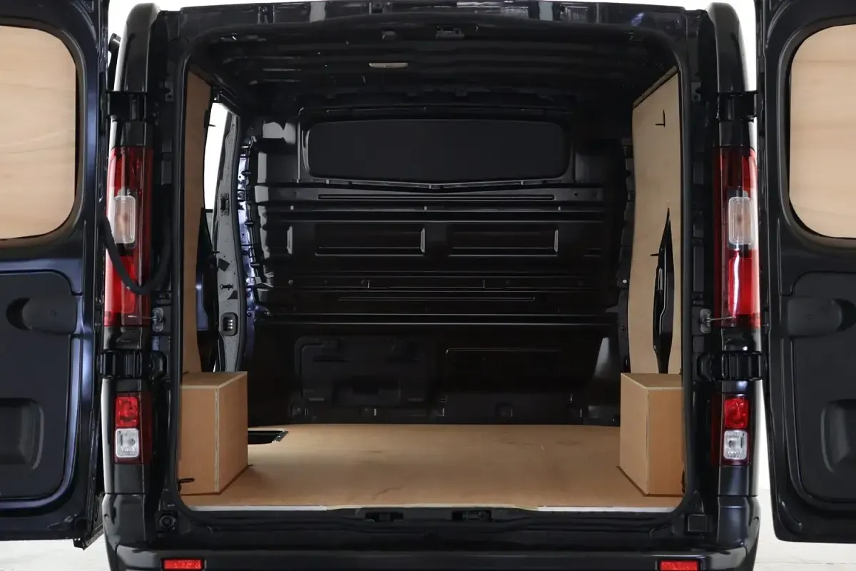 New Renault Trafic 2026 Black